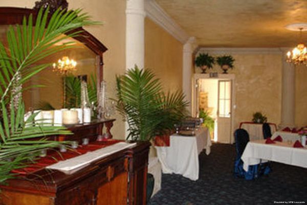 The Hotel Leger (Jackson)